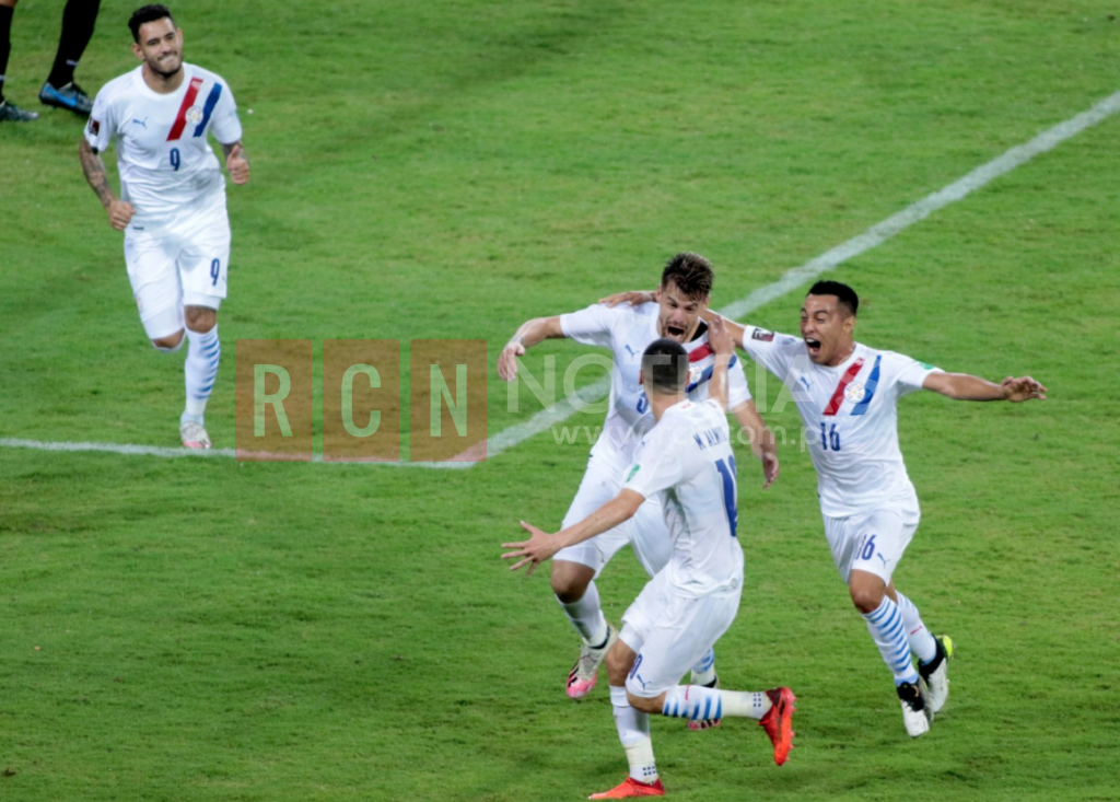 Gastón Giménez anotó el tanto de la victoria paraguaya en Mérida. El conjunto de Eduardo Berizzo suma cuatro unidades en las Eliminatorias (foto @albirroja)